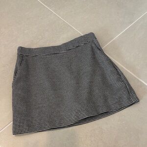 Abercrombie and Fitch Black and White Houndstooth Skort